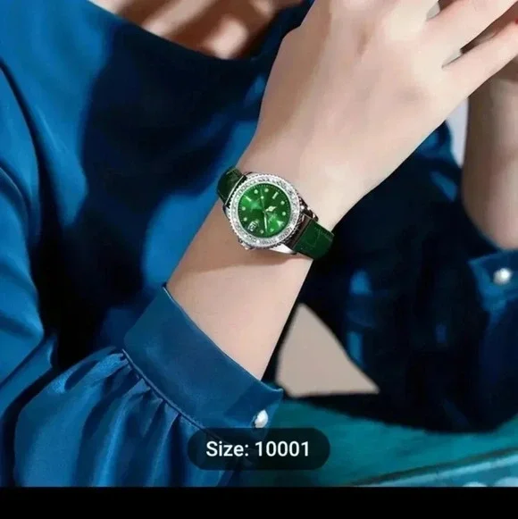 Women's Watch Luxury Rhinestone Quartz Watch Baroque Calendar Leather. NWT - Picture 6 of 7